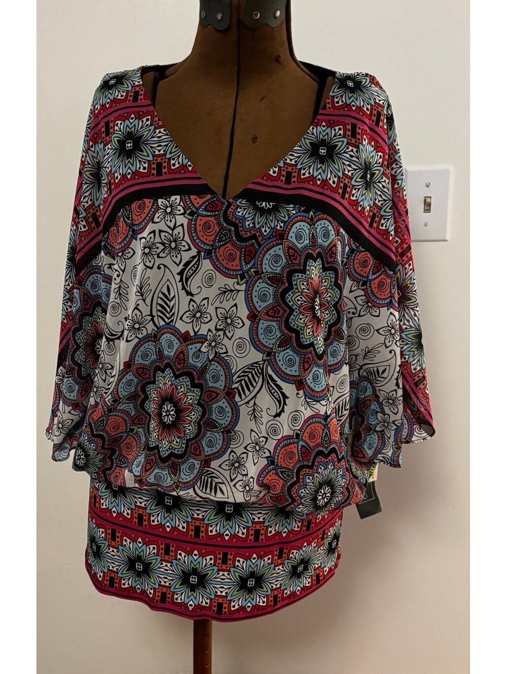 Coco Bianco Women’s Medium NWT M Floral Mandala Dolman Sleeve Blouse Top (2005)